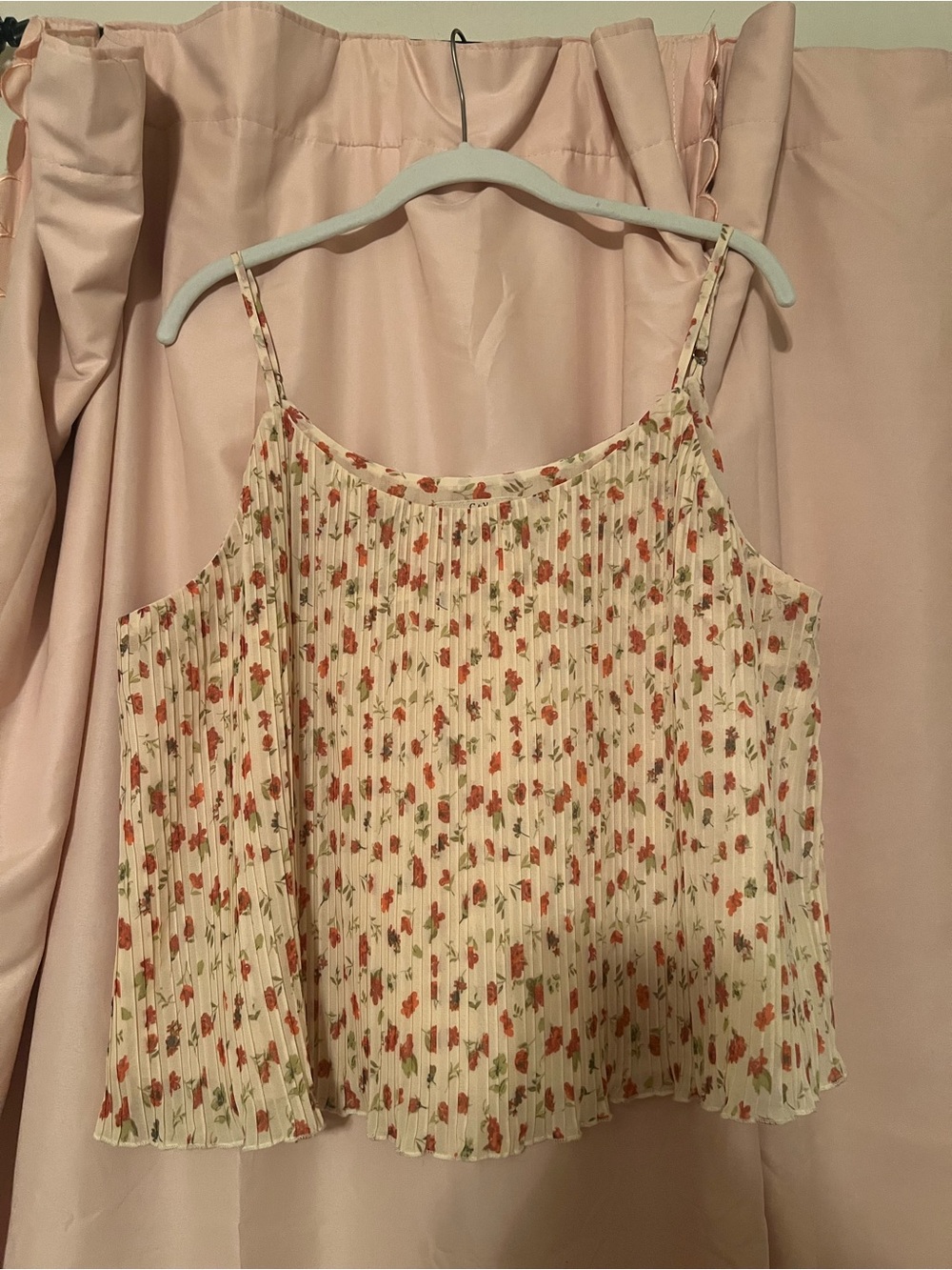 Chelsea & Violet Cream Floral Pleated Tank